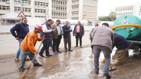 محافظ الغربية يتفقد جهود الوحدات المحلية لرفع مياه الأمطار بقطور وطنطا المحافظ يتابع من خلال غرفة العمليات جهود المراكز والمدن للتعامل مع موجة الطقس