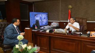 عقب اجتماع مجلس المحافظين محافظ الغربية يجتمع بوكيل وزارة التربية والتعليم لبحث استعدادات العام الدراسي الجديد
	