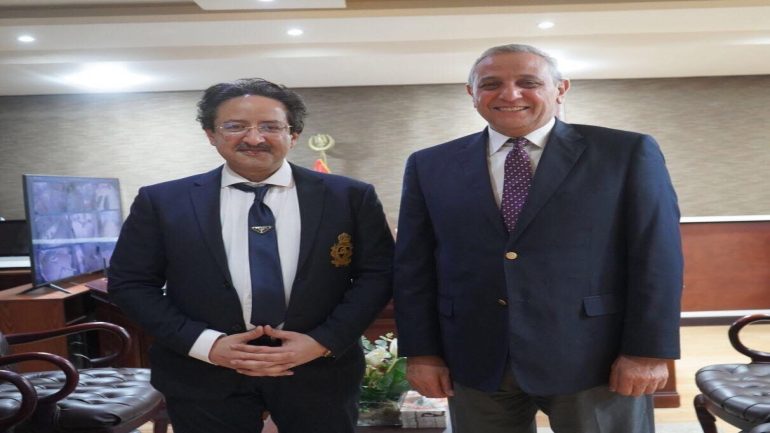 محافظ الغربية يهنئ نائب رئيس جامعة طنطا لحصوله على لقب الطبيب المثالي.. ويشيد بدور الجامعة وكوادرها في تخريج نماذج وطنية مشرفة