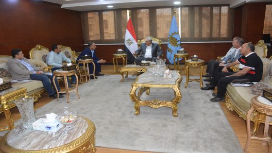 عقب جولة ميدانية مفاجئة.. محافظ الغربية يعود إلى مكتبه ويعقد اجتماعًا طارئًا لتذليل معوقات تنفيذ مشروع محور النعناعية بكفر الزيات