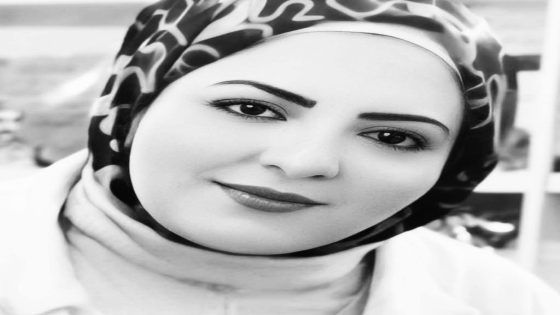 الشاعره هويدا طه(طلعوا ناس خاينين)