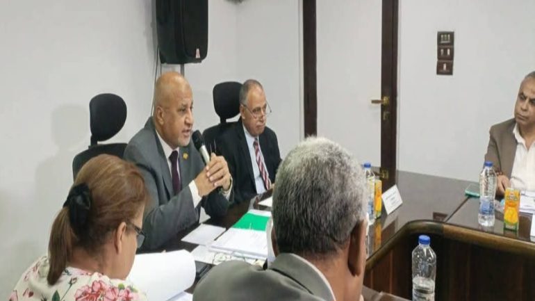 المهندس عادل توفيق العضو المنتدب التنفيذي لشركه الكراكات المصريه يهنئ العاملين.  لاعتماد مشروع لائحة نظام العاملين بعد إنتظار دام ما يقرب من ثلاثين عاماً 