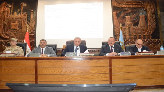 بالصور:في اجتماع المجلس التنفيذي.. محافظ الغربية يوافق على تخصيص أراضٍ لإقامة مسجد ومجمع معاهد فتيات وتوسعة جراج طنطا.. ويُطلق اسم الشهيد إسماعيل الغايش على الشارع الرئيسي بالقضابة