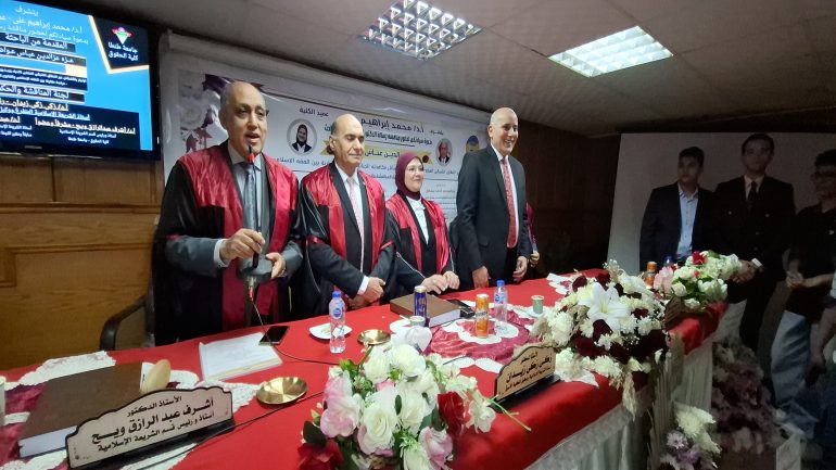 بالفيديو والصور::منح المستشاره عزه عز الدين الدكتوراه في القانون بتقدير ممتاز من كليه الحقوق جامعه طنطا